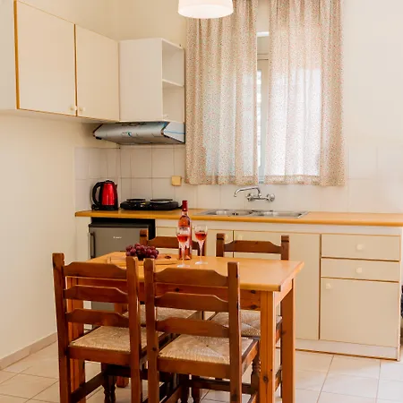 Almyra & Apartman *