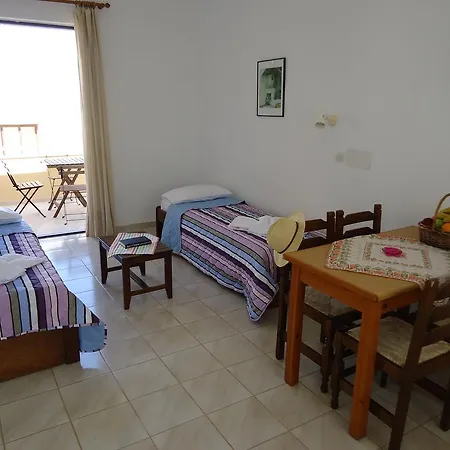 Almyra & Apartman Szfáka