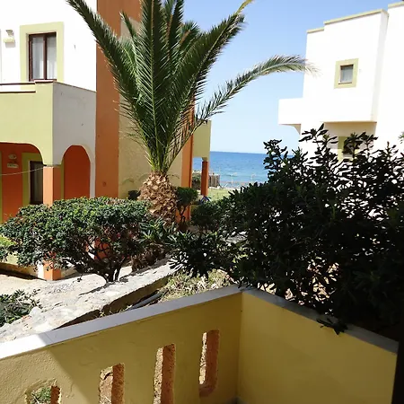 Apartman Almyra & *